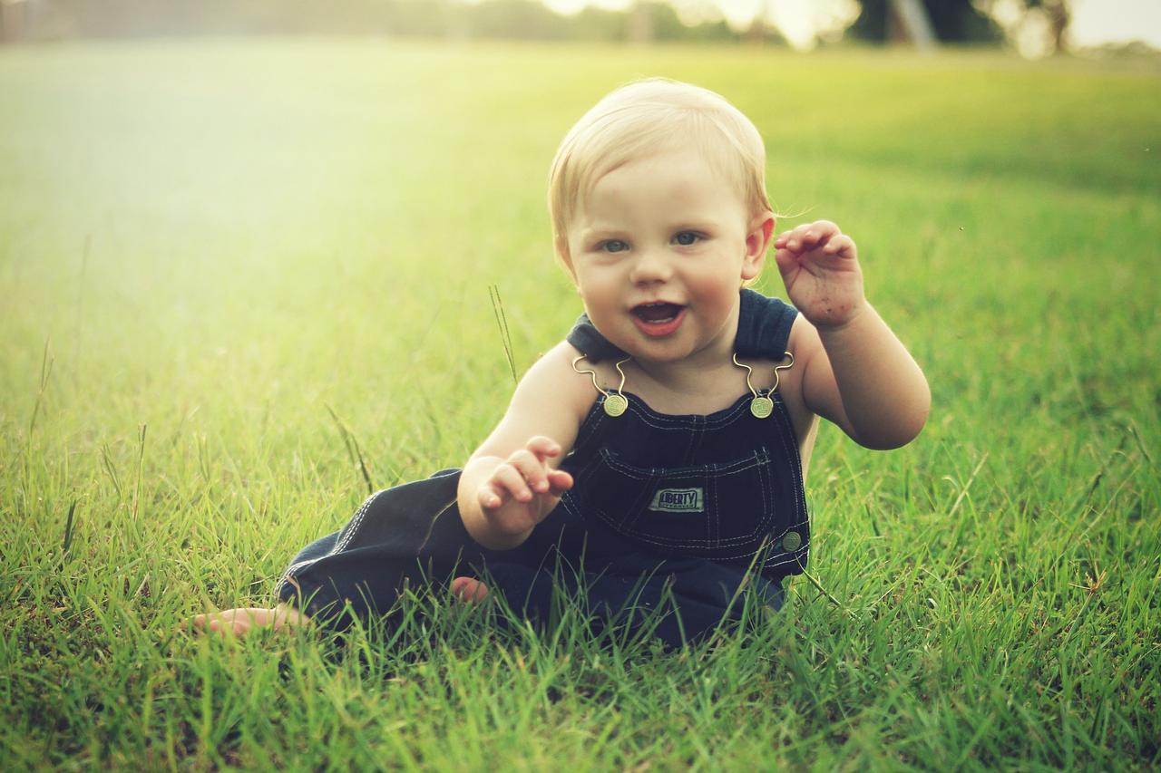 What are the precautions when using baby wipes?